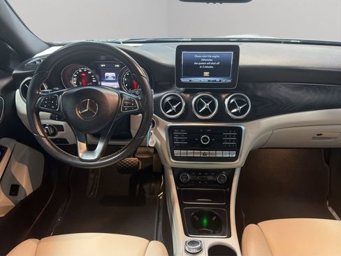 Used 2018 Mercedes-Benz GLA 250 4MATIC w/ Premium Package image 14