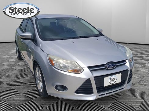 Used 2014 Ford Focus SE FWD image 3