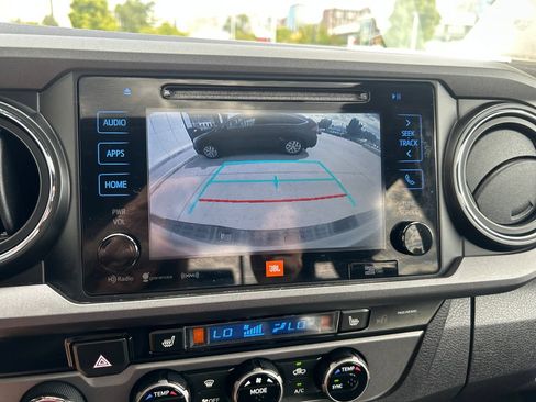 Certified 2018 Toyota Tacoma TRD Sport AWD/4WD image 24