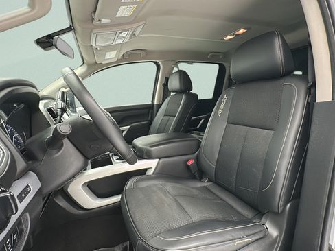 Used 2017 Nissan Titan PRO-4X AWD/4WD image 15