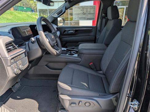 New 2026 Chevrolet Suburban LS AWD/4WD image 13