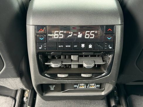 Used 2024 Jeep Grand Cherokee Overland w/ Adv Protech Group III AWD/4WD image 22