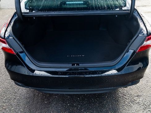 Used 2023 Toyota Camry LE image 7