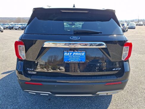 Certified 2023 Ford Explorer XLT w/ Equipment Group 202A image 5