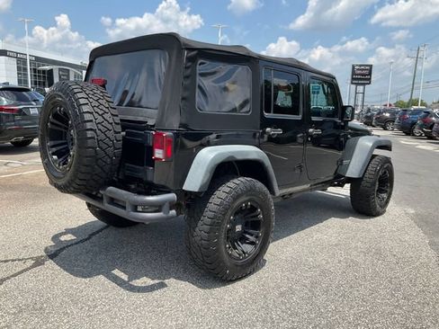 Used 2015 Jeep Wrangler Unlimited Rubicon w/ Connectivity Group AWD/4WD image 24