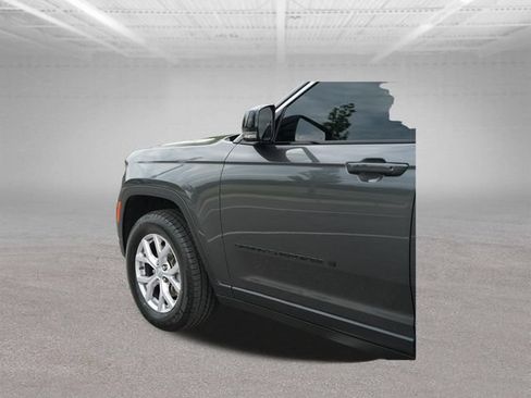 Used 2022 Jeep Grand Cherokee Limited AWD/4WD image 43