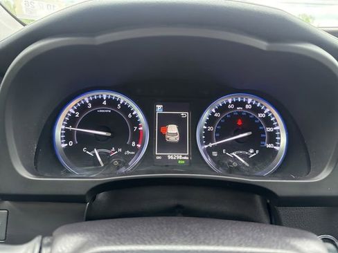 Used 2019 Toyota Highlander XLE AWD/4WD image 19