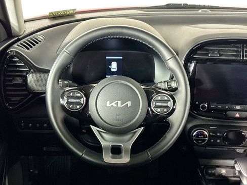 Used 2025 Kia Soul EX image 13