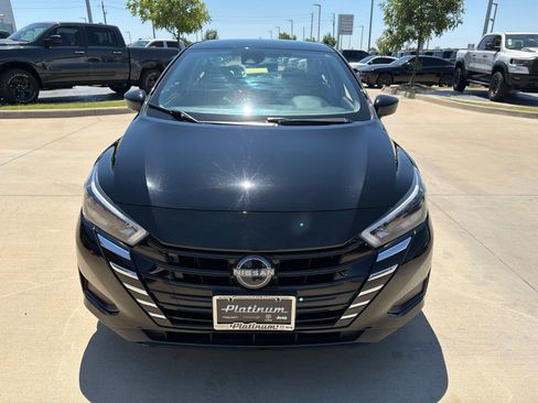 Used 2025 Nissan Versa SV FWD image 8