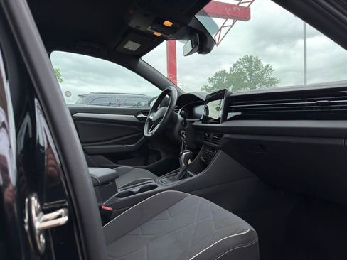 Used 2025 Volkswagen Jetta Sport FWD image 23