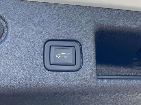 Used 2024 Chevrolet Equinox RS FWD image 9
