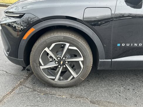 New 2026 Chevrolet Equinox EV LT image 11