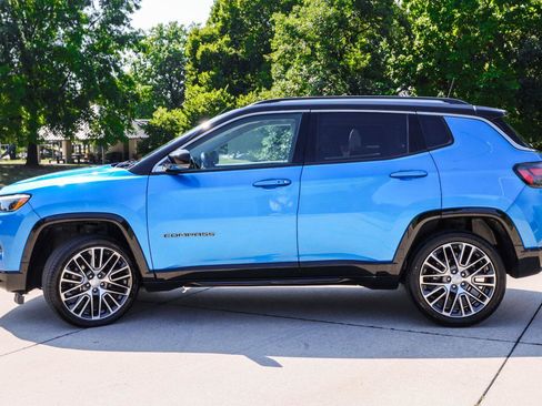 Used 2022 Jeep Compass Limited w/ Elite Group AWD/4WD image 4