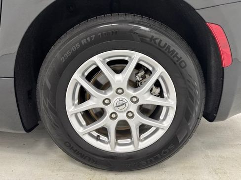 Used 2024 Chrysler Pacifica Touring-L FWD image 36