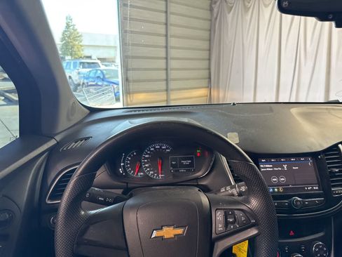 Used 2018 Chevrolet Trax LS image 21