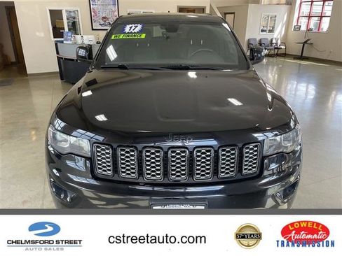 Used 2017 Jeep Grand Cherokee Altitude AWD/4WD image 1