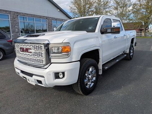 Used 2019 GMC Sierra 3500 Denali AWD/4WD image 2