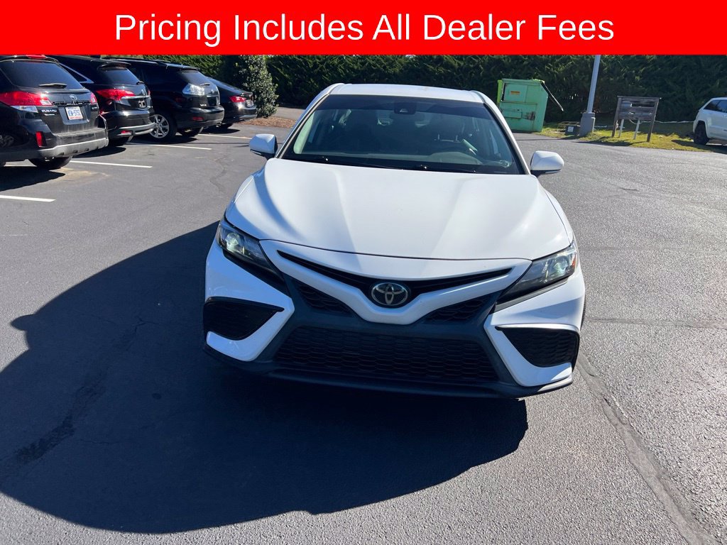 Used 2022 Toyota Camry SE FWD image 13