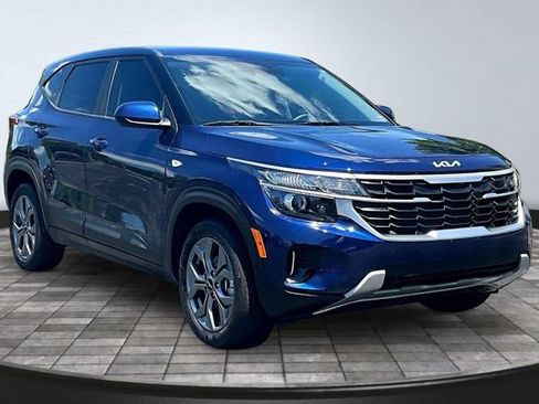 Certified 2026 Kia Seltos LX FWD image 3