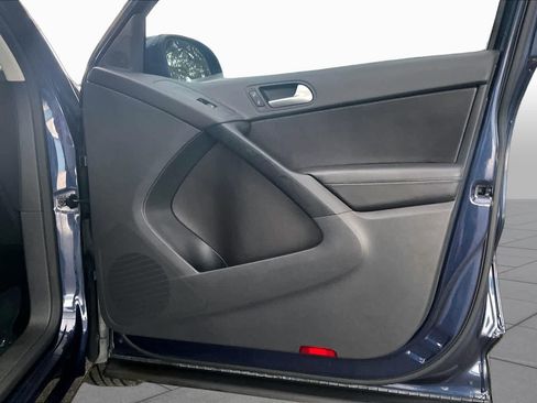 Used 2016 Volkswagen Tiguan S FWD image 23