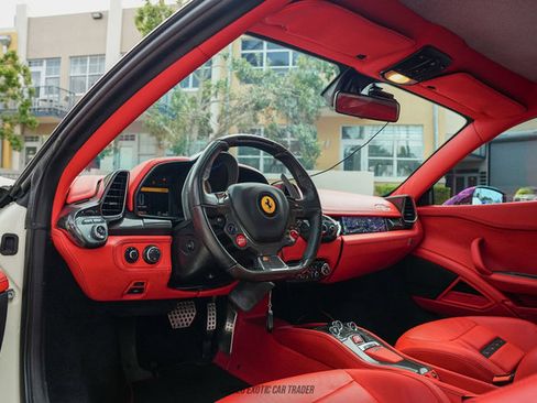 Used 2012 Ferrari 458 Italia Coupe RWD image 38