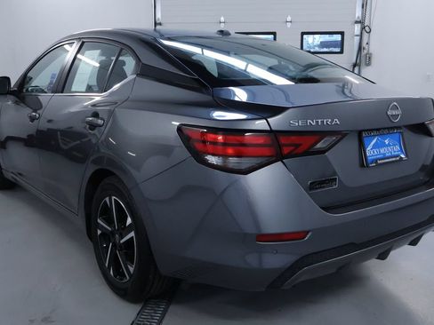 Used 2025 Nissan Sentra SV FWD image 5