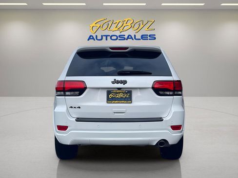 Used 2018 Jeep Grand Cherokee Altitude image 5