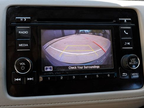 Used 2021 Honda HR-V LX image 30