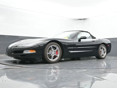 Used 2003 Chevrolet Corvette Convertible w/ Preferred Equipment Group1 image 53