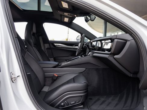 Certified 2026 Porsche Panamera RWD image 44