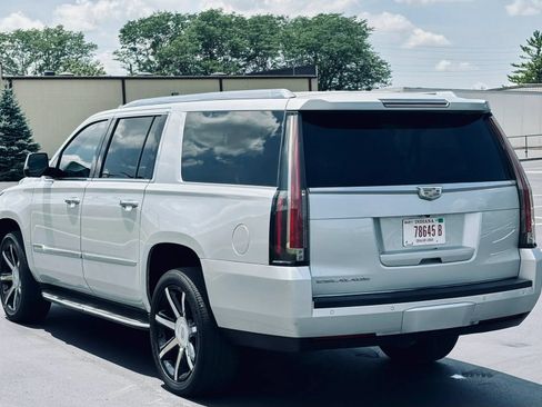 Used 2015 Cadillac Escalade ESV Luxury AWD/4WD image 7