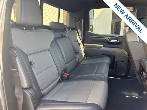 Used 2024 Chevrolet Silverado 1500 ZR2 w/ Technology Package AWD/4WD image 11