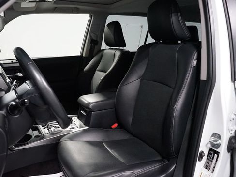 Used 2024 Toyota 4Runner Limited AWD/4WD image 6