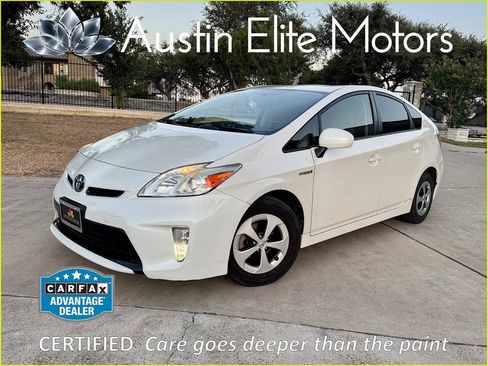Used 2015 Toyota Prius Two FWD image 1