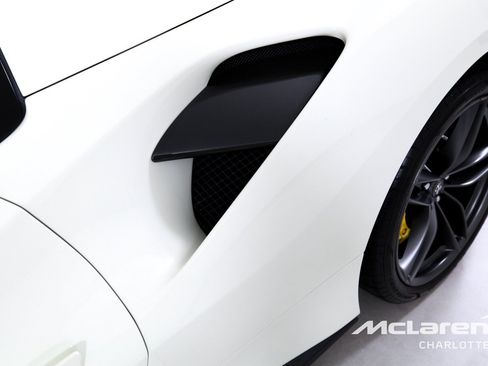 Used 2018 Ferrari 488 Spider RWD image 32