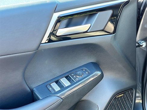 New 2025 Mitsubishi Outlander SE image 18