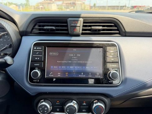 Used 2024 Nissan Versa SV FWD image 11