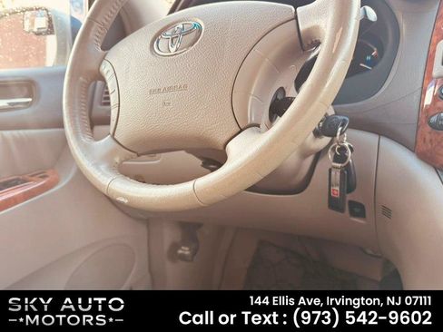 Used 2007 Toyota Sienna FWD image 17