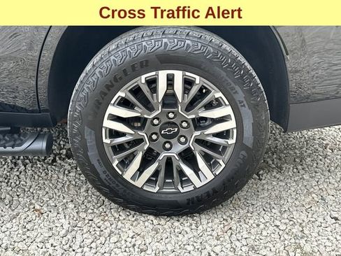 Used 2025 Chevrolet Tahoe Z71 AWD/4WD image 9