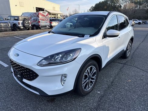 Used 2020 Ford Escape SEL image 3