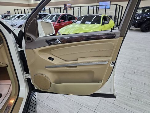 Used 2011 Mercedes-Benz GL 450 4MATIC image 40