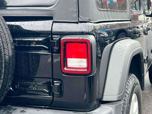 Used 2022 Jeep Wrangler Unlimited Sport image 8