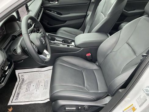 Used 2025 Honda Accord Touring image 14