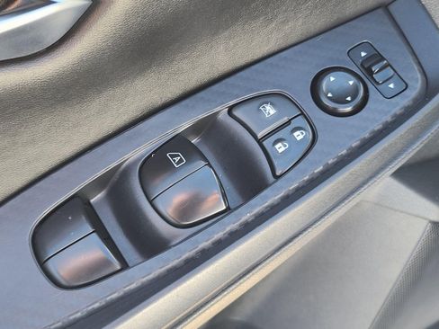 Used 2024 Nissan Sentra SV image 11