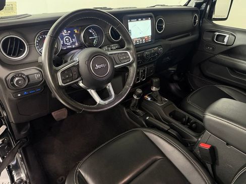 Used 2023 Jeep Wrangler Unlimited Sahara w/ Cold Weather Group AWD/4WD image 12