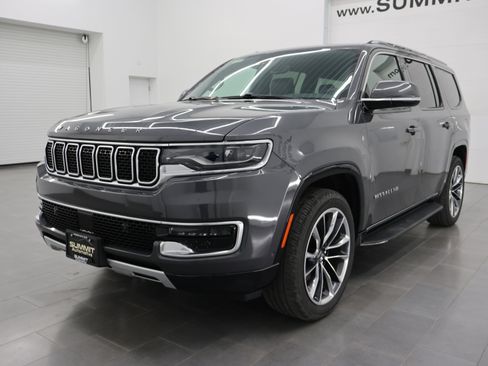 Used 2022 Jeep Wagoneer Series II w/ Premium Group I AWD/4WD image 6