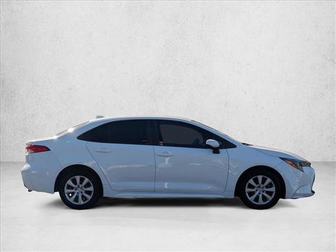 Used 2023 Toyota Corolla LE image 4