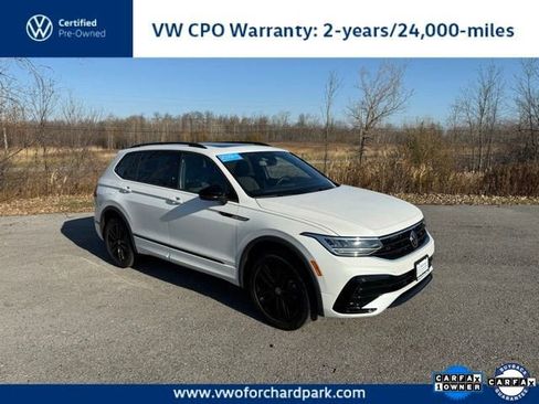 Certified 2022 Volkswagen Tiguan SE R-Line image 1