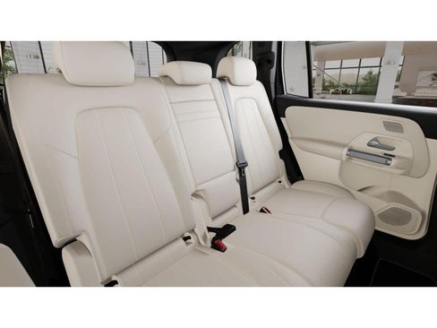 Used 2026 Mercedes-Benz GLB 250 image 5