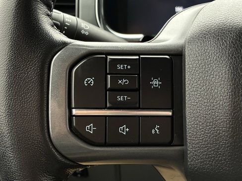 Used 2022 Ford F150 Lightning XLT image 12